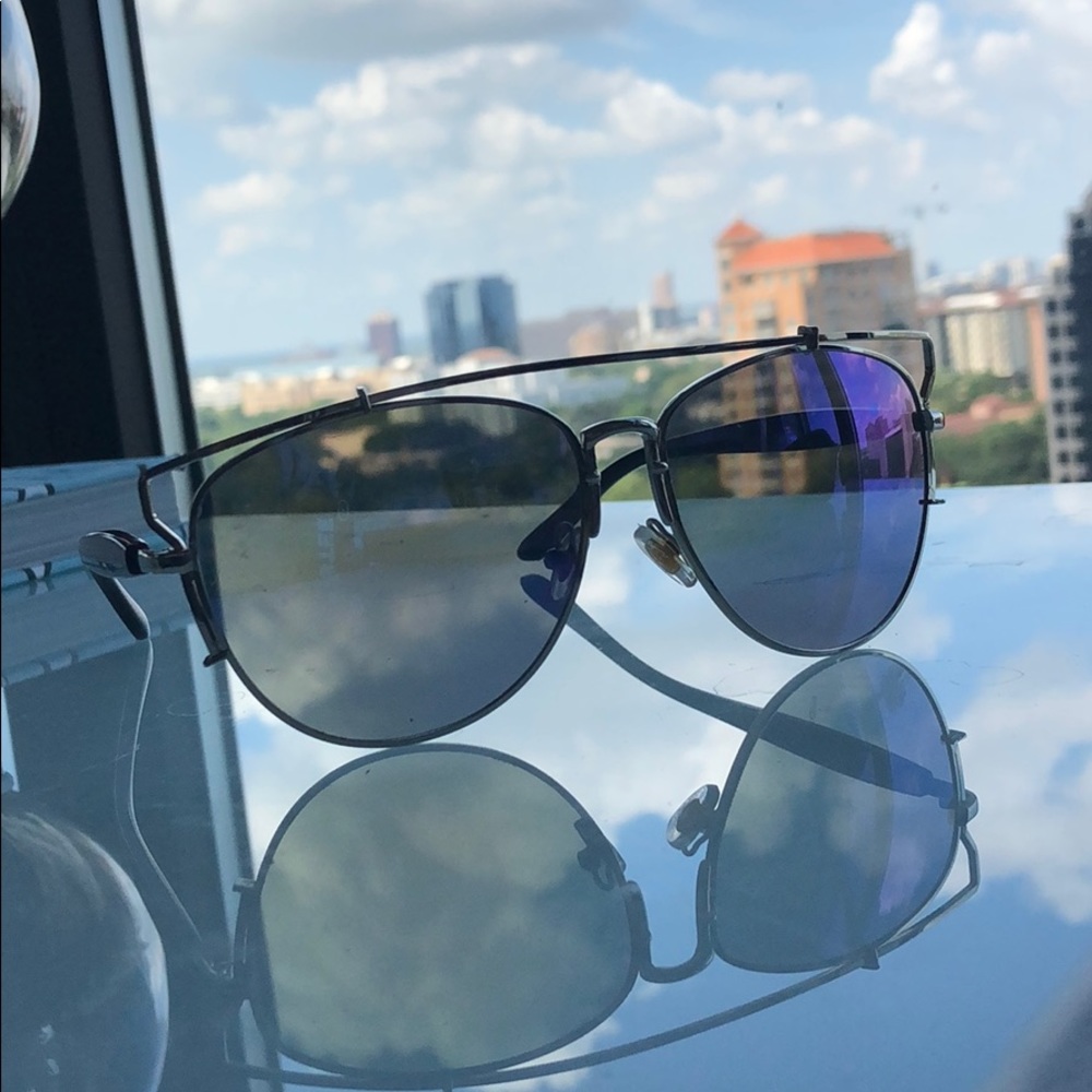‼️3/$20 or 4/$25‼️Blue/purple reflective sunglass
